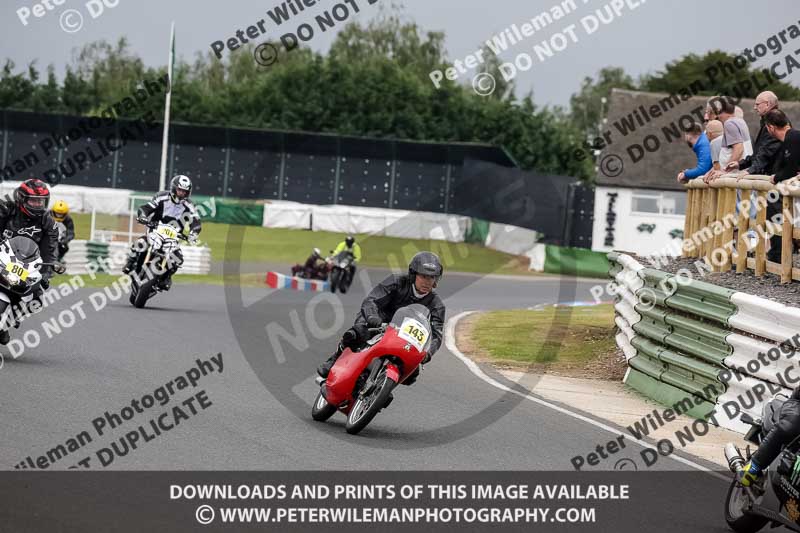 Vintage motorcycle club;eventdigitalimages;mallory park;mallory park trackday photographs;no limits trackdays;peter wileman photography;trackday digital images;trackday photos;vmcc festival 1000 bikes photographs